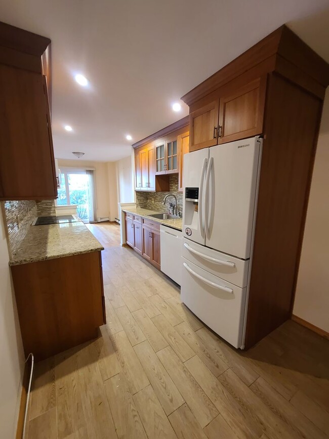 Building Photo - 89 N Broadway Unit Apt 204