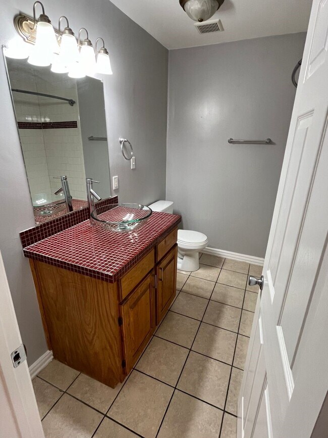 Photo - 4927 Leeland St