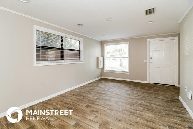 Photo - 243 Acorn Dr