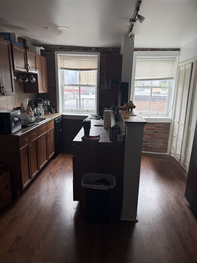 1838 Green St Unit 3