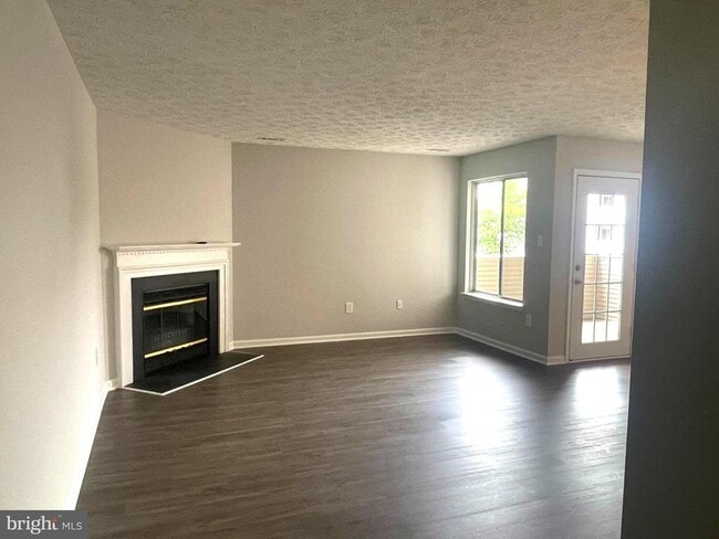 Building Photo - 2137 Wainwright Ct Unit 1C