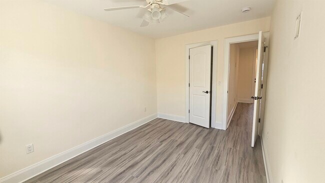 9103 Bergenwood Ave Unit 2R