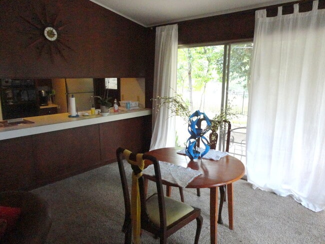 Photo - 1700 Emilie Ln Unit A