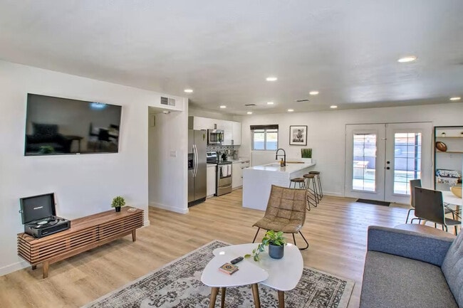 Photo - 1233 E Marny Rd