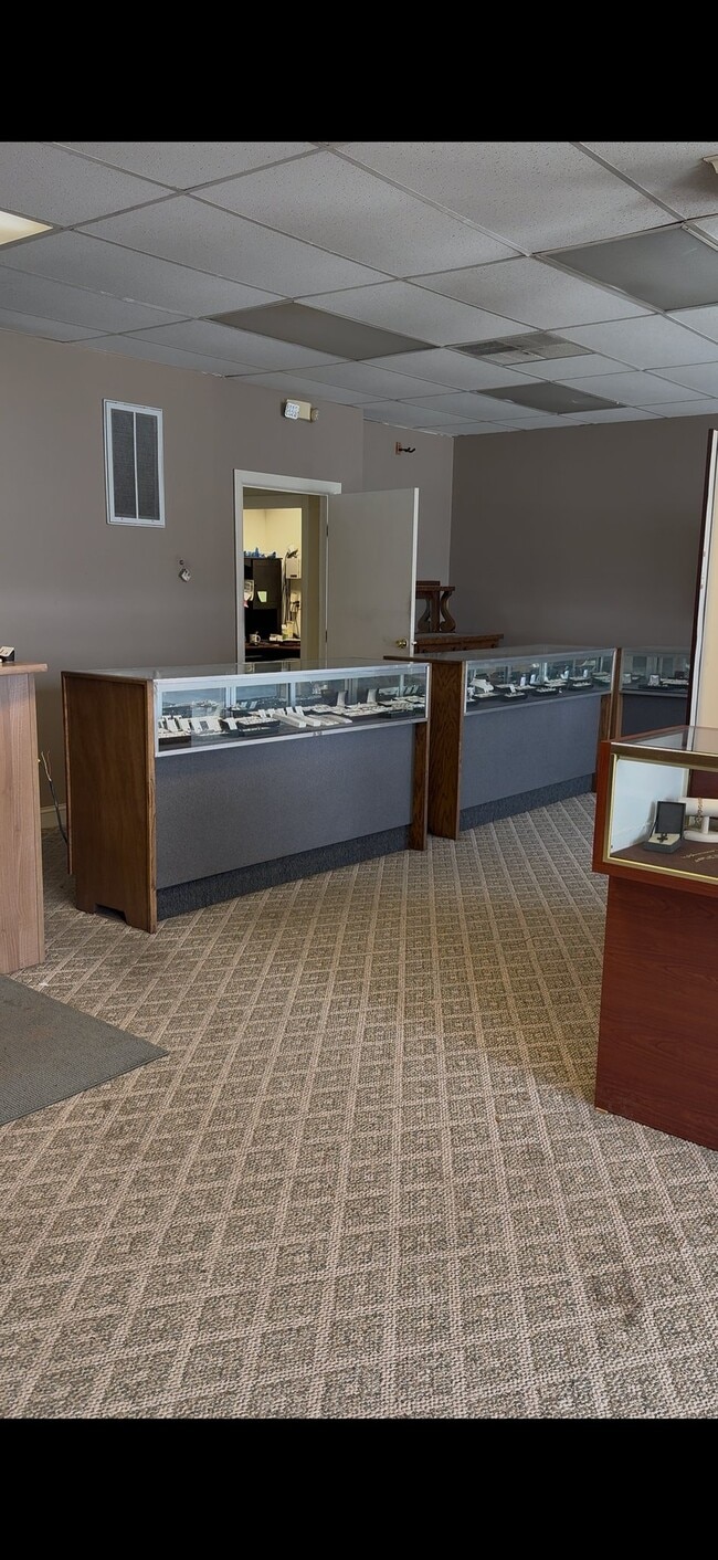 Photo - 414-416 Market St Unit Store