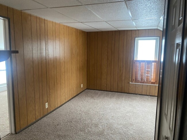 Building Photo - 77 Aurora St Unit Upper Front