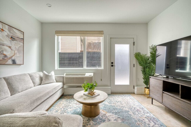 Photo - 4980 N Vancouver Ave Unit ID1309896P