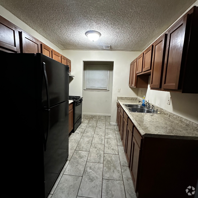 Building Photo - 334 Holderness St SW Unit Apartment A