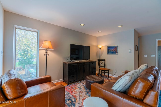 Photo - 28 White St Unidad # 28