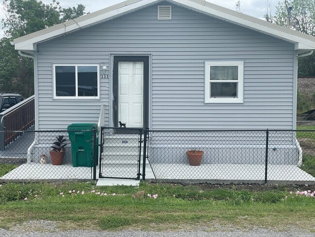 Building Photo - 333 California St