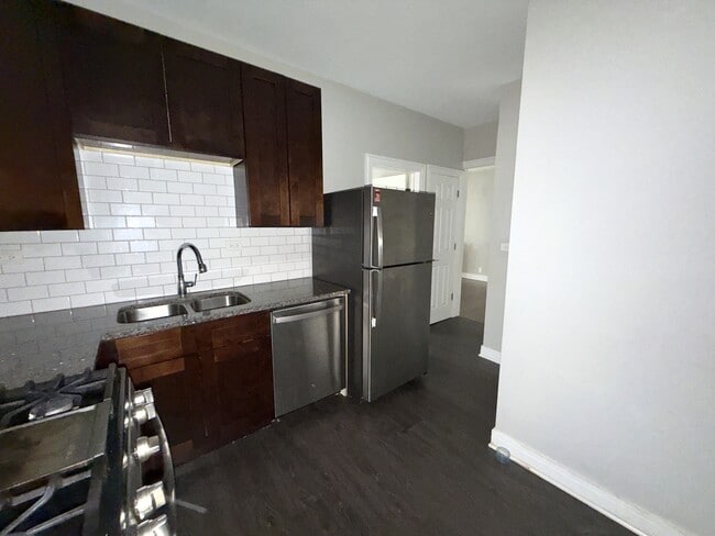 Photo - 3355 W Sunnyside Ave Unit 1