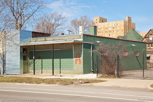 Photo - 3020 E Grand Blvd Apartment