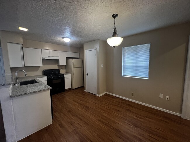 9806 Roxanna Dr Unit A