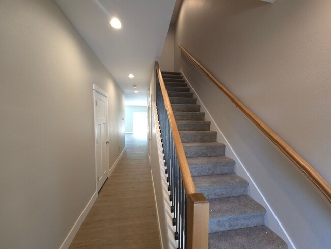 Photo - 1272 W Hanley Ave