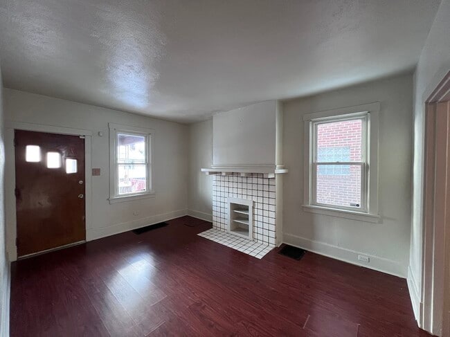 Photo - 827 Norwich Ave