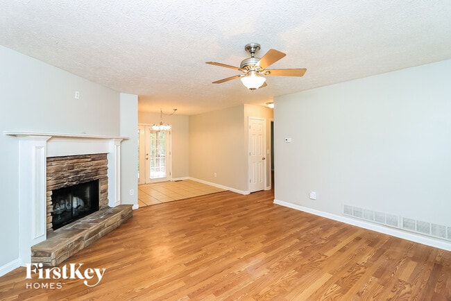 Photo - 112 Pleasant Way