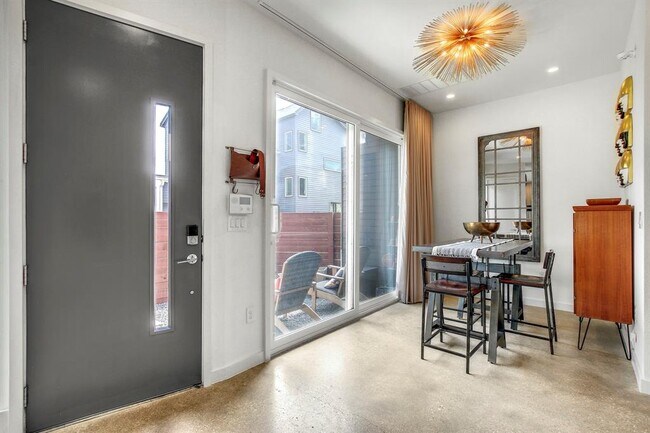 Photo - 2502 Southland Dr Unit B