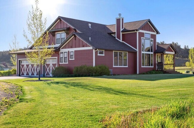 Photo - Stunning luxury rental!