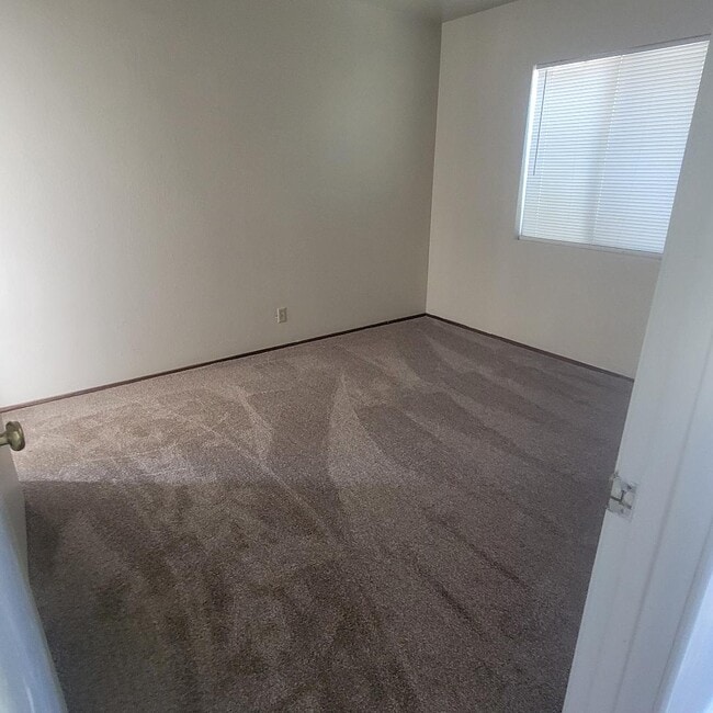 Photo - 1079 Poplar St Unit F