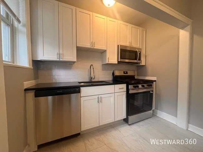 Photo - 1624 W Sherwin Ave Unit 2N