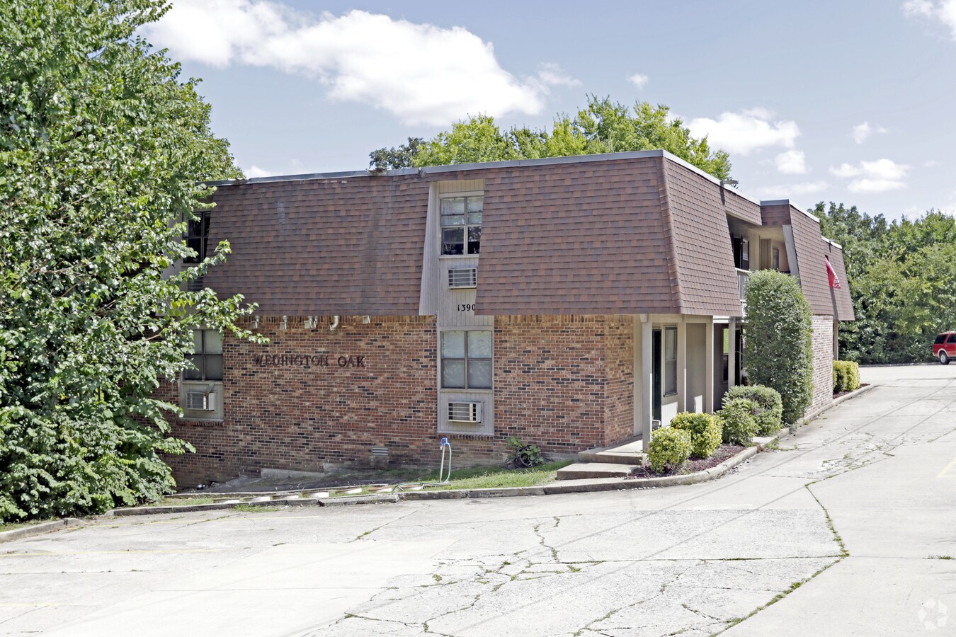 Photo - Wedington Oak Apartments