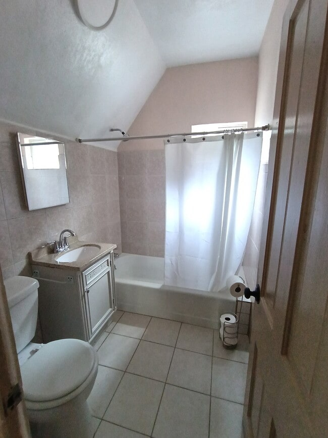 Photo - 1206 Center St Unit Upper