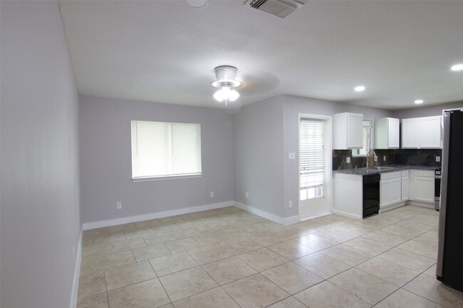 Photo - 7941 Longridge Dr