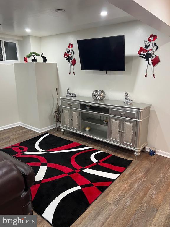 Photo - 2021 Chadwick Terrace