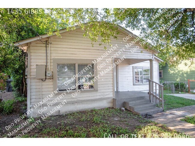 Photo - 1435 Gibbs-