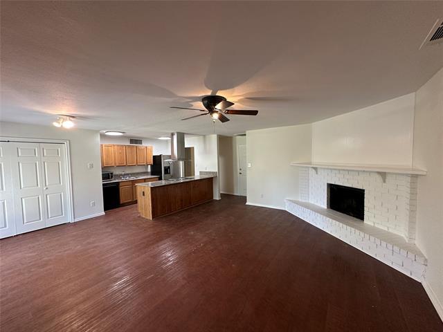 Photo - 504 Woodcrest Way