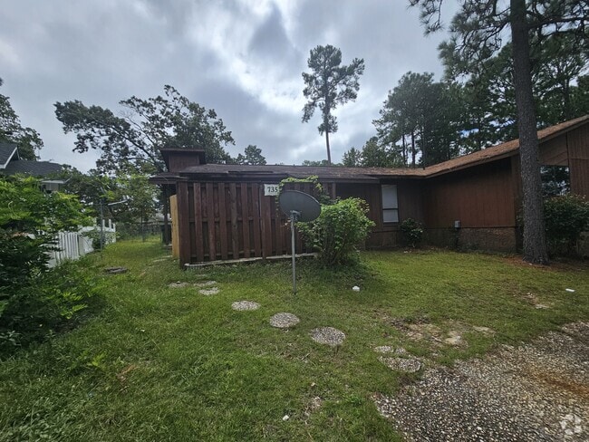 Building Photo - 735 Hedgelawn Way Rental