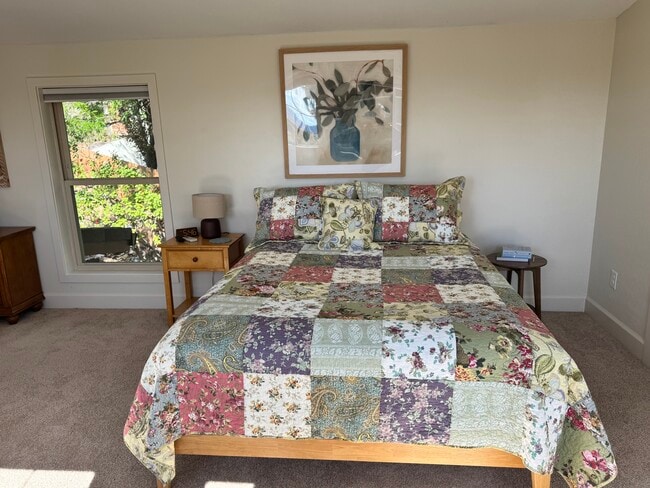 1975 Calhoun St Unit Upstairs Studio Haven