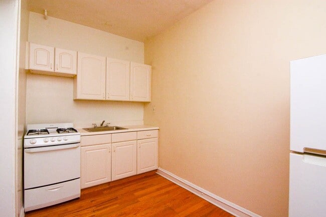 Photo - 544 W Wellington Ave Unit 300