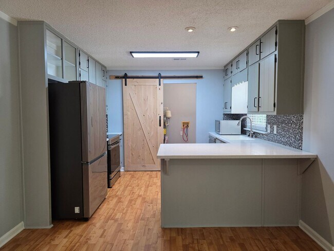 Photo - 102 Park Pl Dr