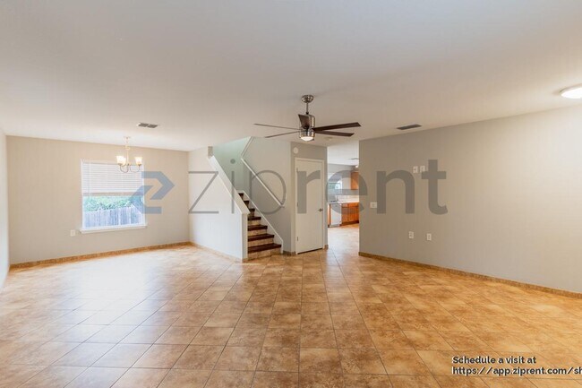 Photo - 817 Sheraton Ave