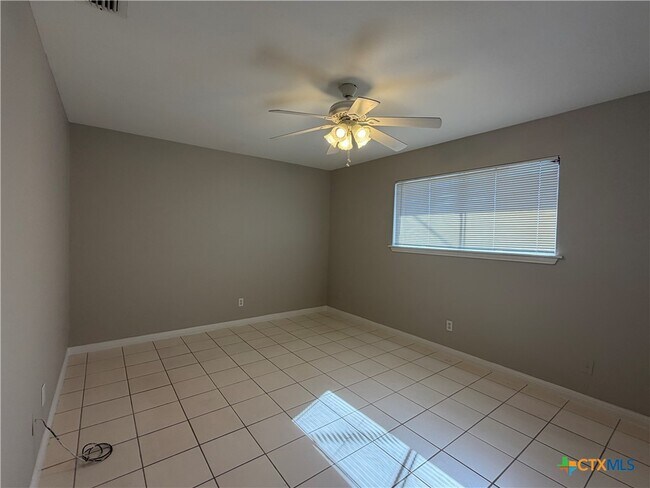 Photo - 111 Lancelot St