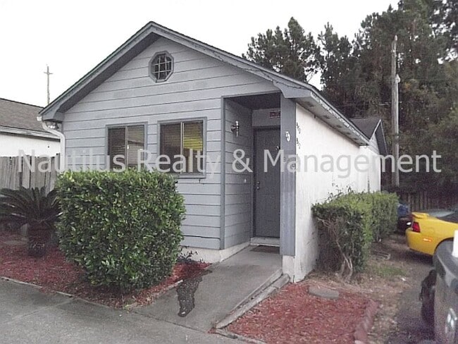 Photo - 800 Premier Dr House