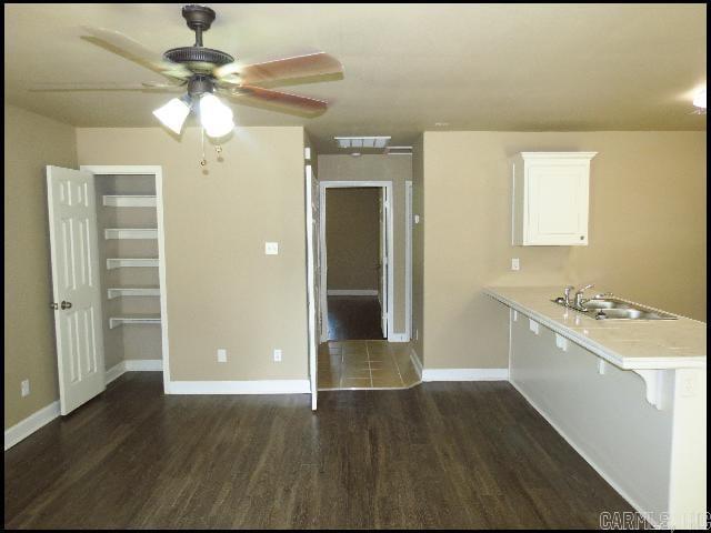 Photo - 262 Glenna Ln