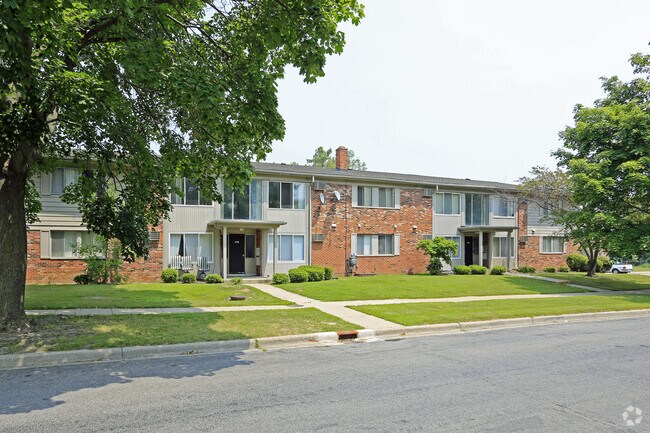 Patrick Henry Apartments - Patrick Henry Apartments
