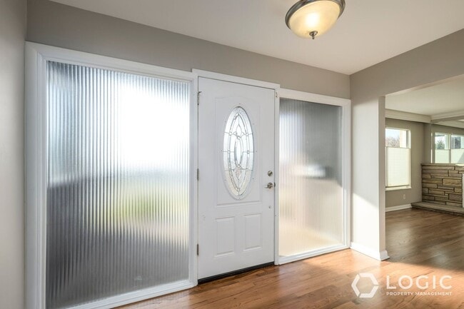 Photo - 195 E Roundtoft Dr