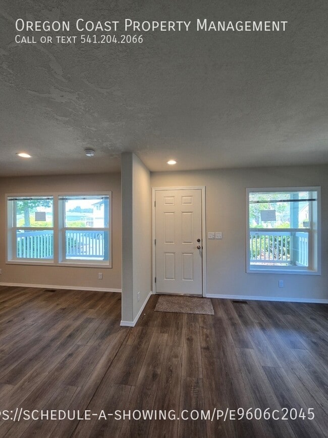 Photo - 220 Lorraine St