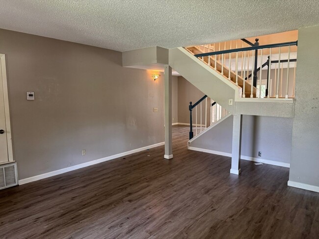 Photo - 11814 Song St