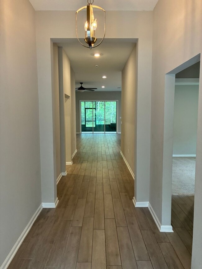 Photo - 107 Holm Pl