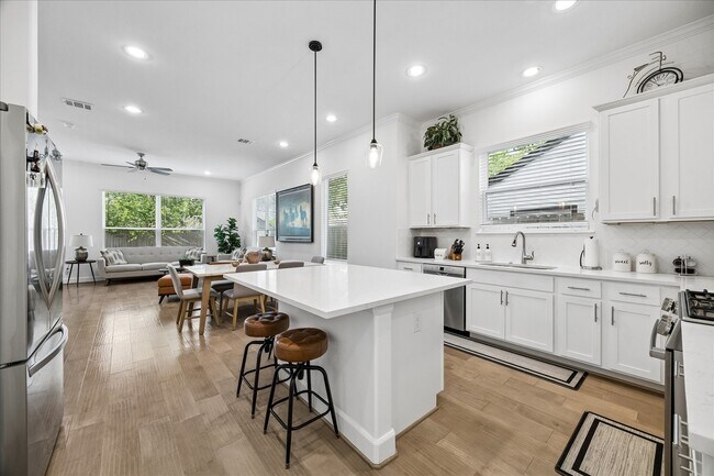 Photo - 311 Sikes St