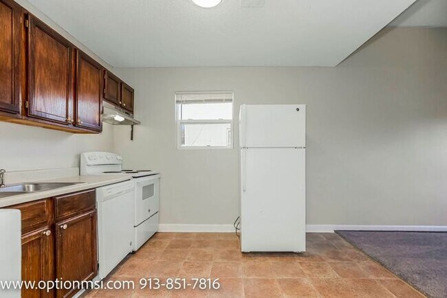 Photo - Well-kept ranch in Turner school district!