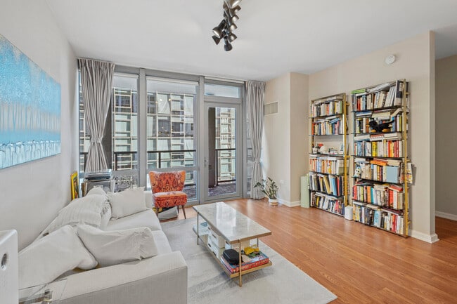 Photo - 160 E Illinois St Unit 1307