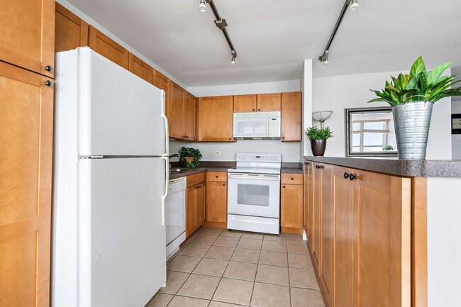 Photo - 655 W Irving Park Rd Unit 4103