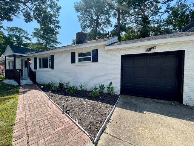 Photo - 3561 Champlain Ln
