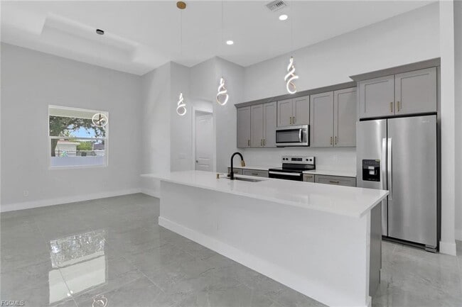 Photo - 3803 1st St SW