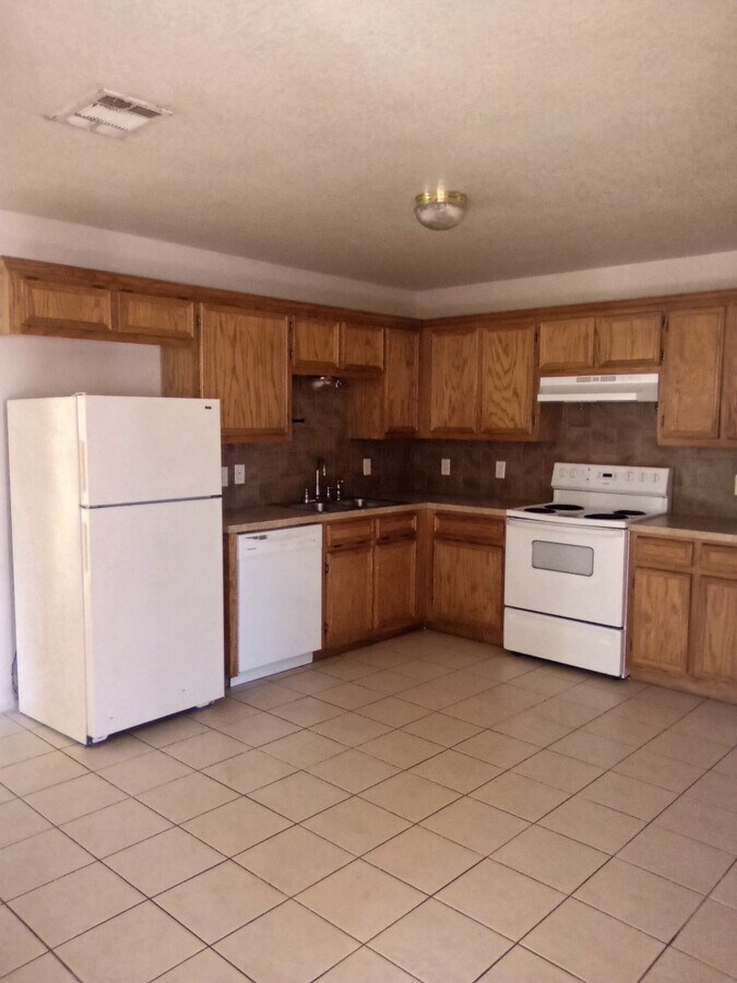 Photo - 617 Bermuda St Townhome